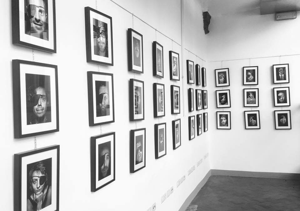 Inaugurazione della mostra fotografica “La benda sull’occhio” di Manuele Vestri